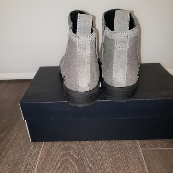UGG Grey Suede Ankle Boots - Size 7.5 - Picture 4 of 8